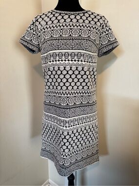 LOFT Black and White Patterned Short Sleeve Dress